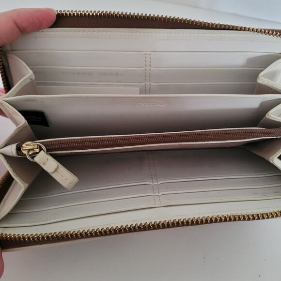 Coach Leather Wallet White Beige Zip Around Large Clutch Western Continental - Picture 4 of 8